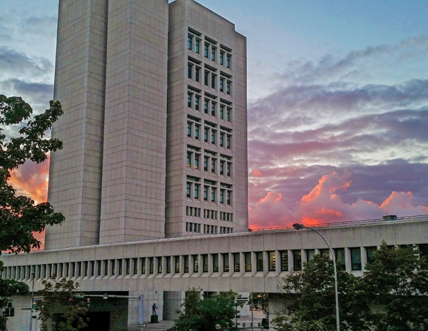 Courthouse_at_sunset-600x464